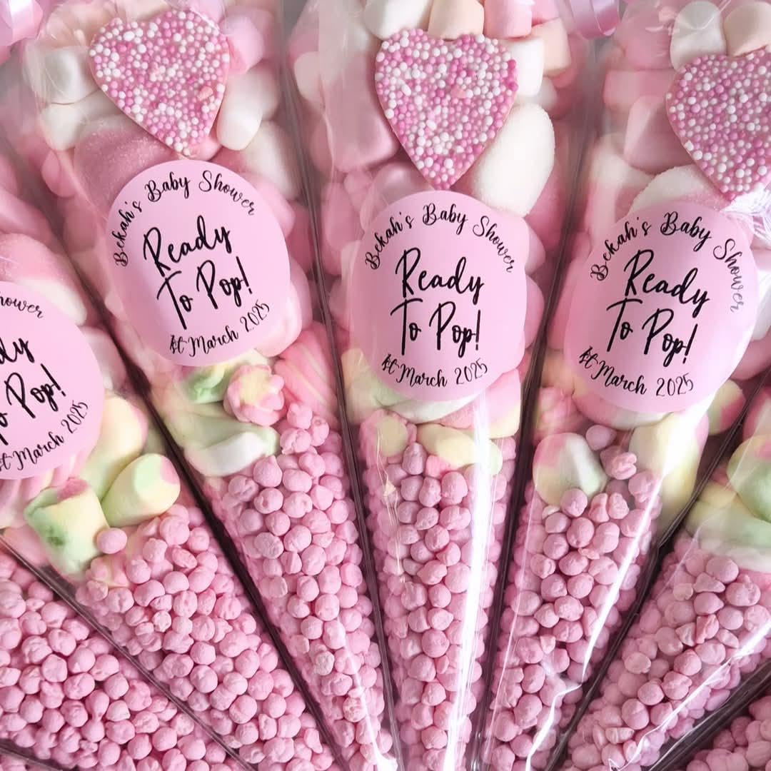 Baby shower - gender reveal - party cones - sweet favours - baby girl - pink cones