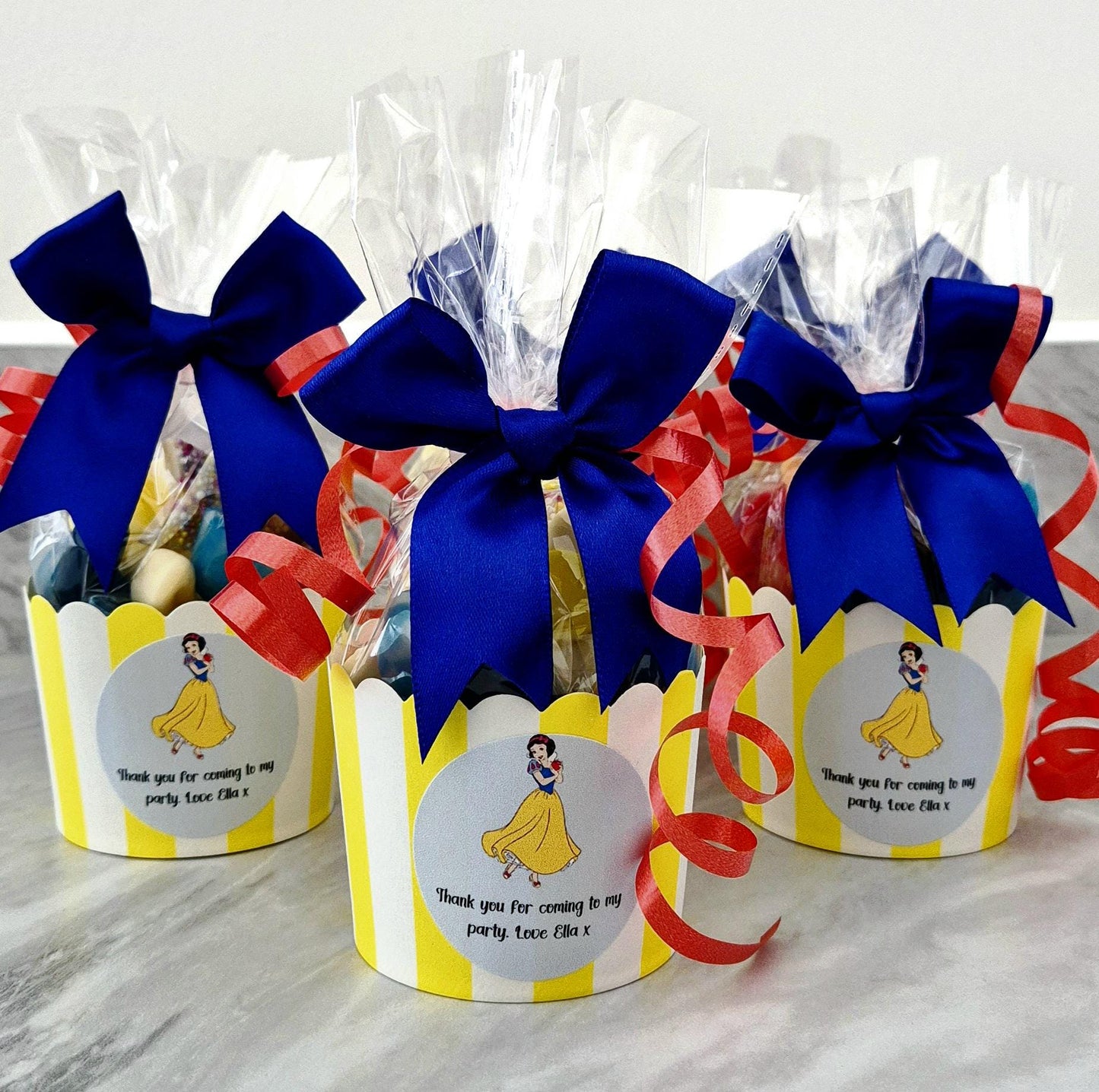 Snow White Party Favors: Yellow Sweet Pots with Personalized Sticker