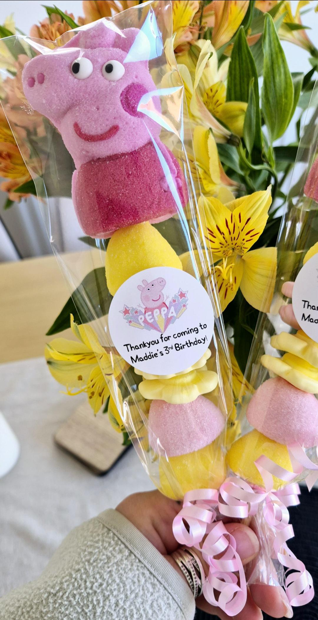 PEPPA-inspired sweet kebabs- Party favours -.Sweet Kebabs- PEPPA-PIGS