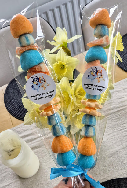Bluey-Themed Sweet Kebabs: Personalized Party Favors