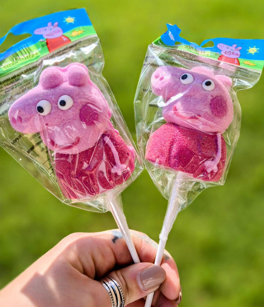 Pig Character Marshmallow Lollipops: Fruit Flavored Party Favors
