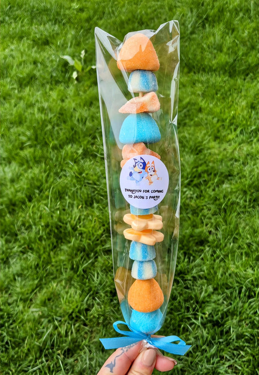 Bluey-Themed Sweet Kebabs: Personalized Party Favors