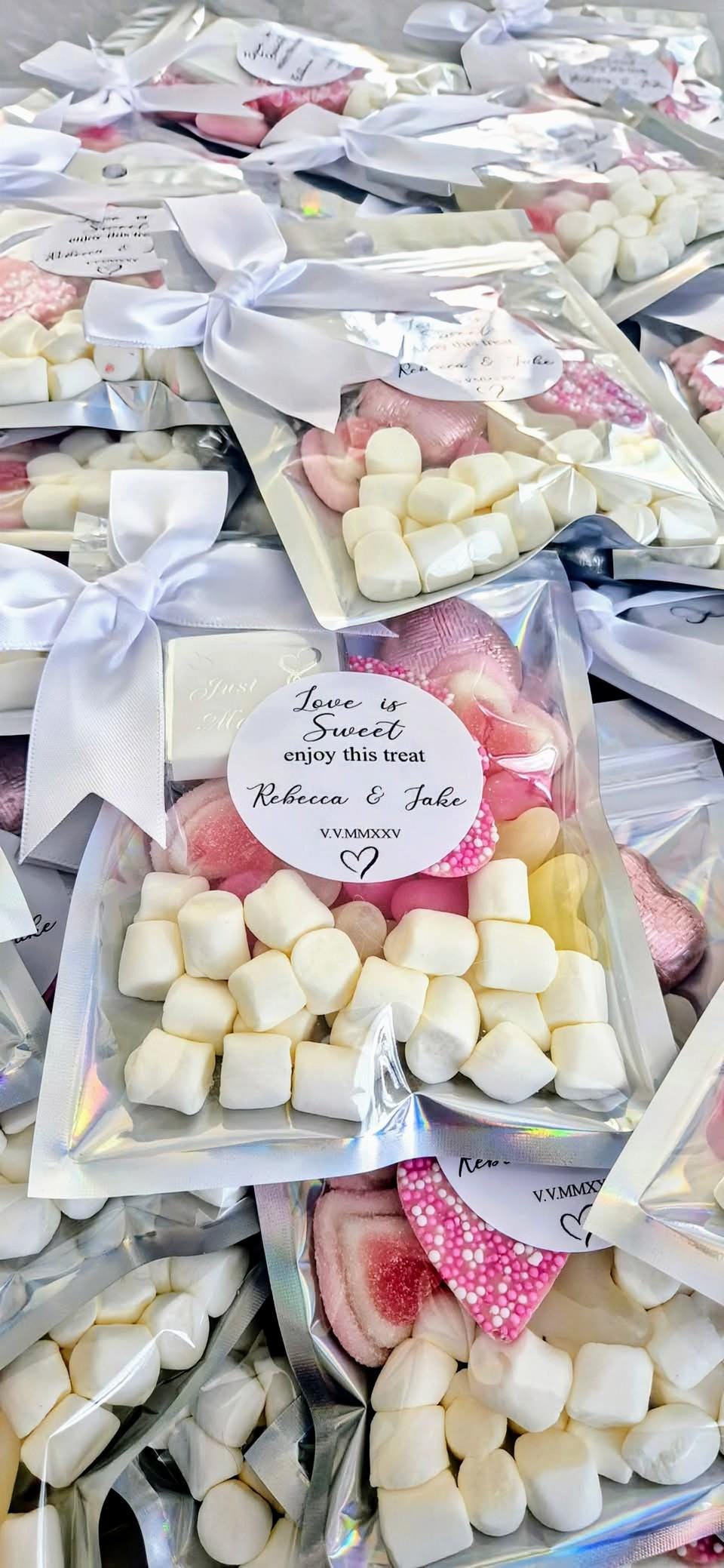 Wedding Sweet Favors: Mini Treat Pouches