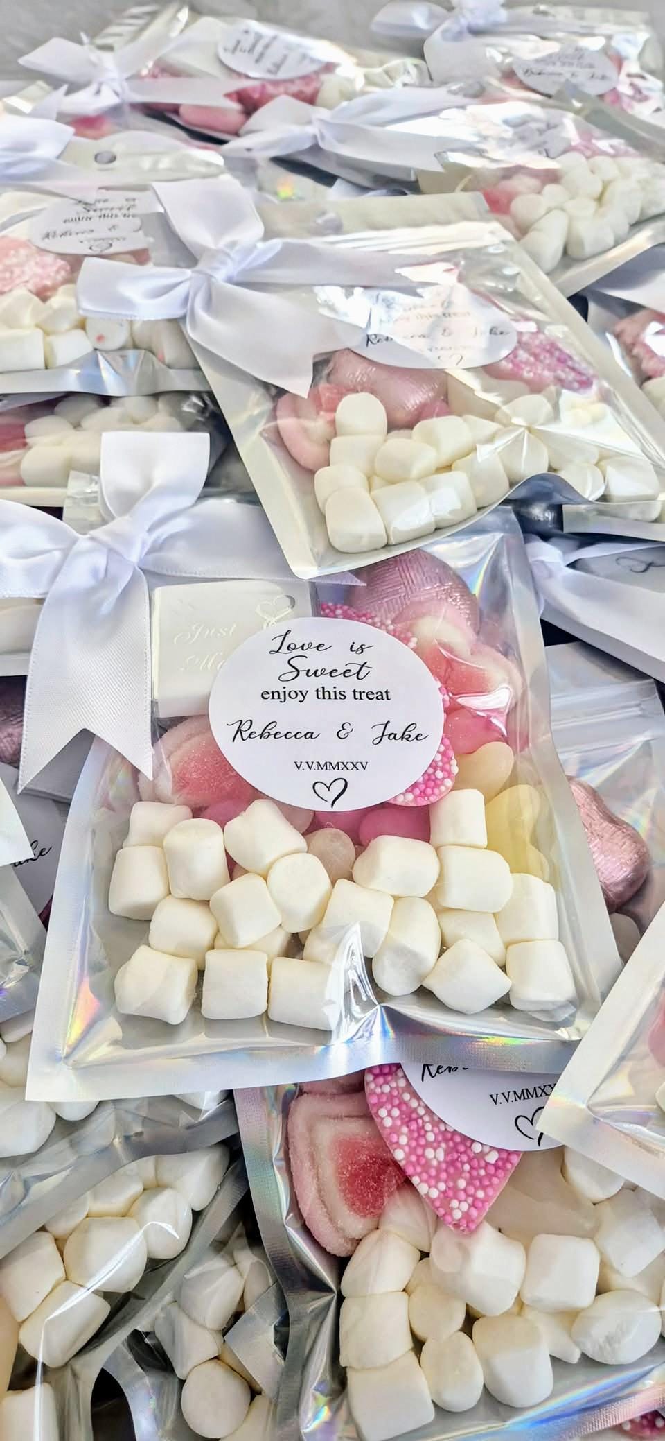 Wedding Sweet Favors: Mini Treat Pouches