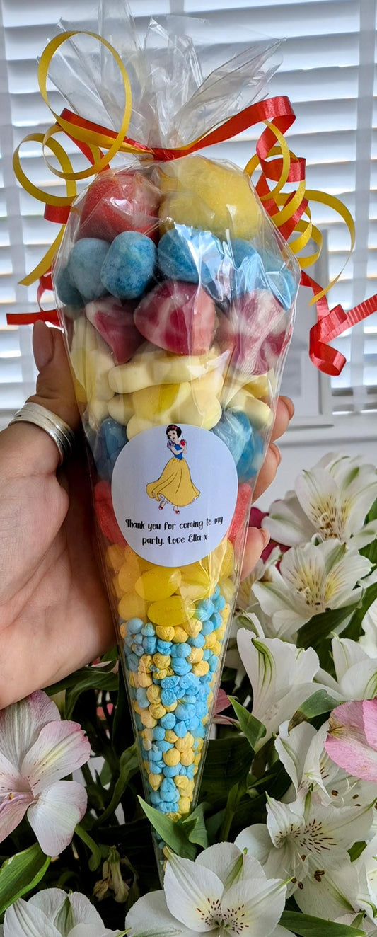 Snow White Party Favor Pouches: Themed Birthday Sweet Cones