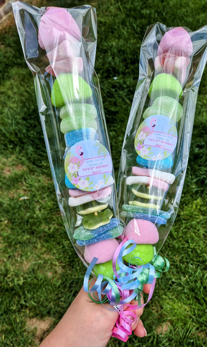 Flamingo Party Favors: Prefilled Sweet Kebabs in Personalized Cones
