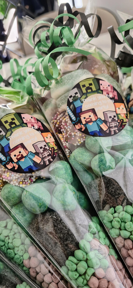 Minecraft-Inspired Sweet Cones: Party Favors with Green Ribbon