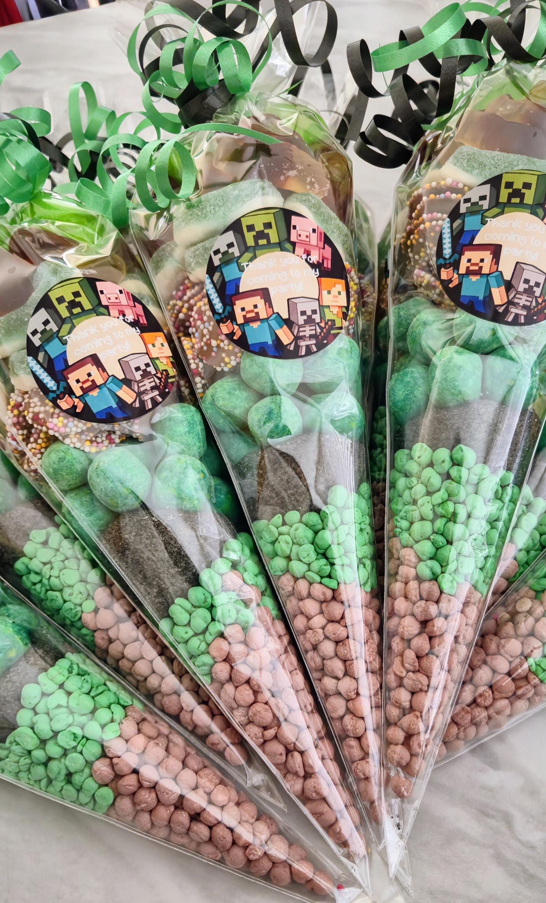 Minecraft-Inspired Sweet Cones: Party Favors with Green Ribbon